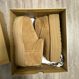 UGG Chestnut Suede Platform Boots size 9 NWT in box